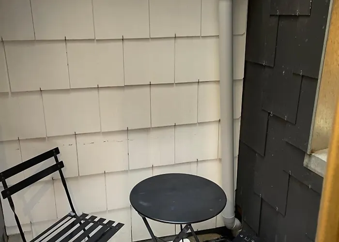 Rougemare Apartment *